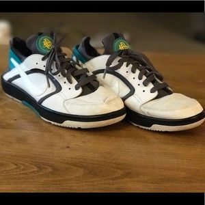 Women's Nike Huarache Size 8 Shoe